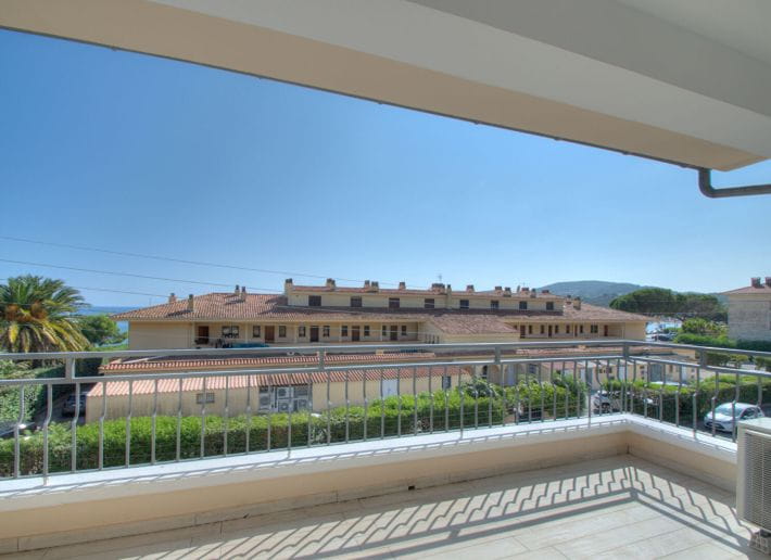 APPARTEMENT VUE MER 4 PIECES TERRASSE JARDIN CALME 2 PARKINGS PLAGES ET COMMERCES A 100 M