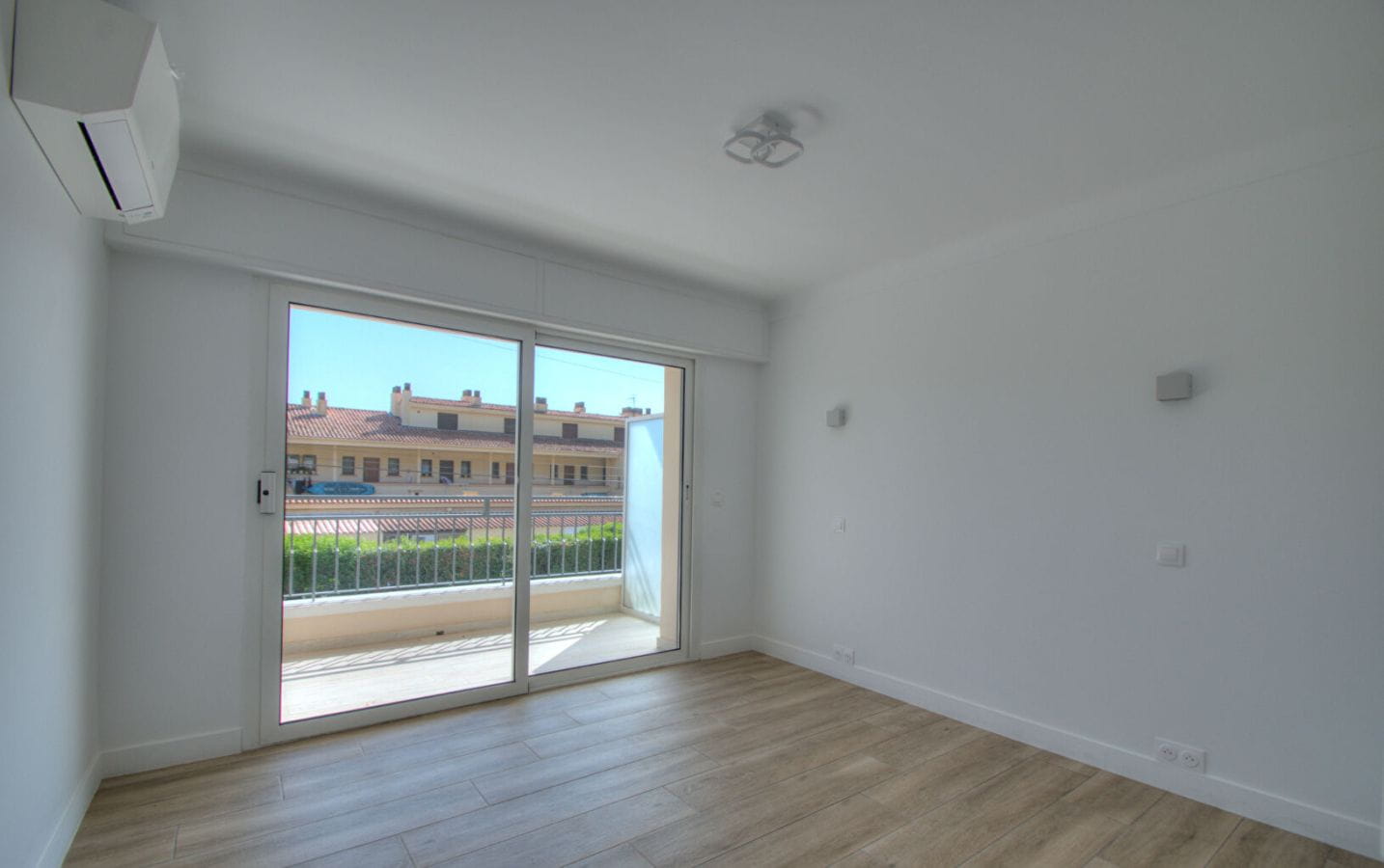 AGAY APPARTEMENT VUE MER 3 PIECES 56M² TERRASSE CALME GARAGE PLAGES ET COMMERCES Image 6