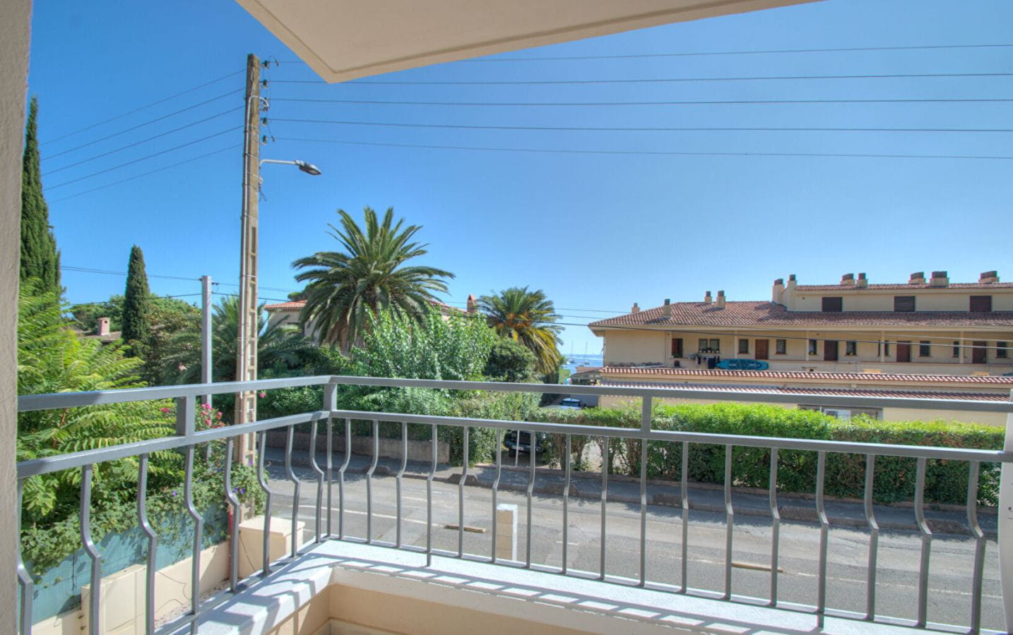 AGAY APPARTEMENT VUE MER 3 PIECES 56M² TERRASSE CALME GARAGE PLAGES ET COMMERCES Image 0