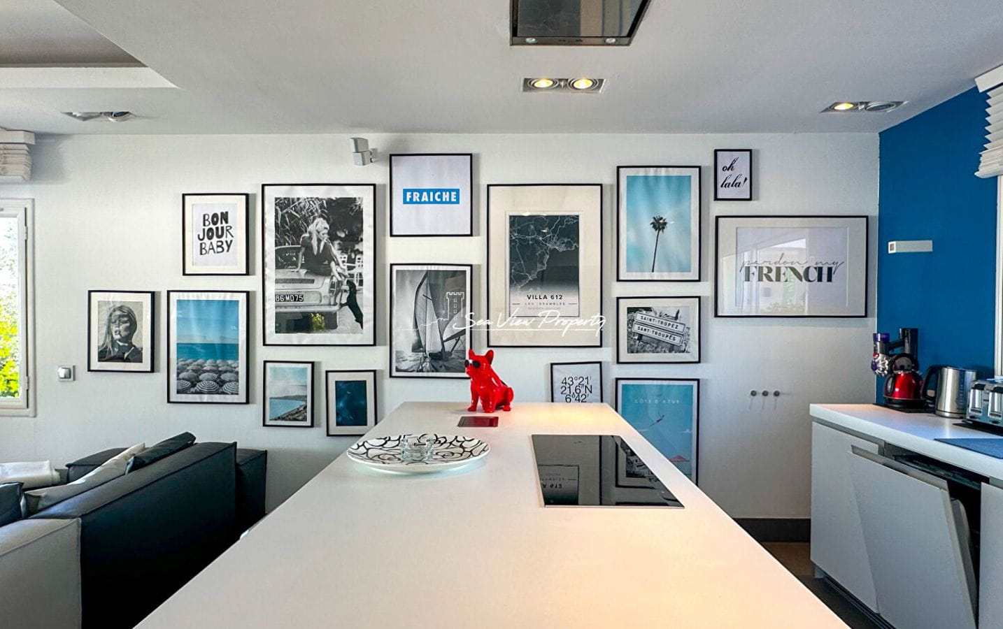 VILLA CONTEMPORAINE DE 250M2 RENOVEE AVEC VUE MER PANORAMIQUE 5 CHAMBRES POOL HOUSE  ET DOUBLE GARAGE, AUX ISSAMBRES Image 5