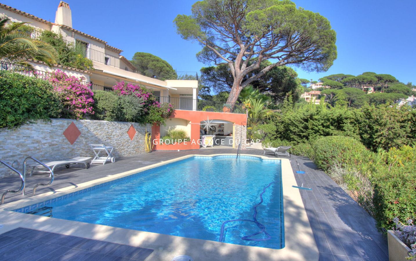 VILLA DE 242M2 DE TYPE PROVENÇALE VUE MER SUR LE GOLFE DE SAINTE TROPEZ, À SAINTE MAXIME Image 3