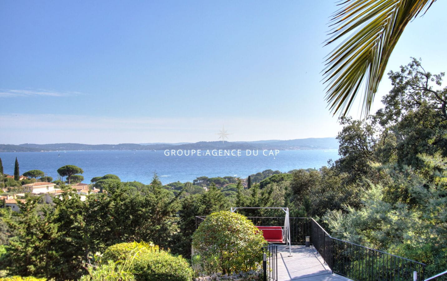 VILLA DE 242M2 DE TYPE PROVENCALE VUE MER SUR LE GOLFE DE SAINTE TROPEZ, A SAINTE MAXIME Image 0