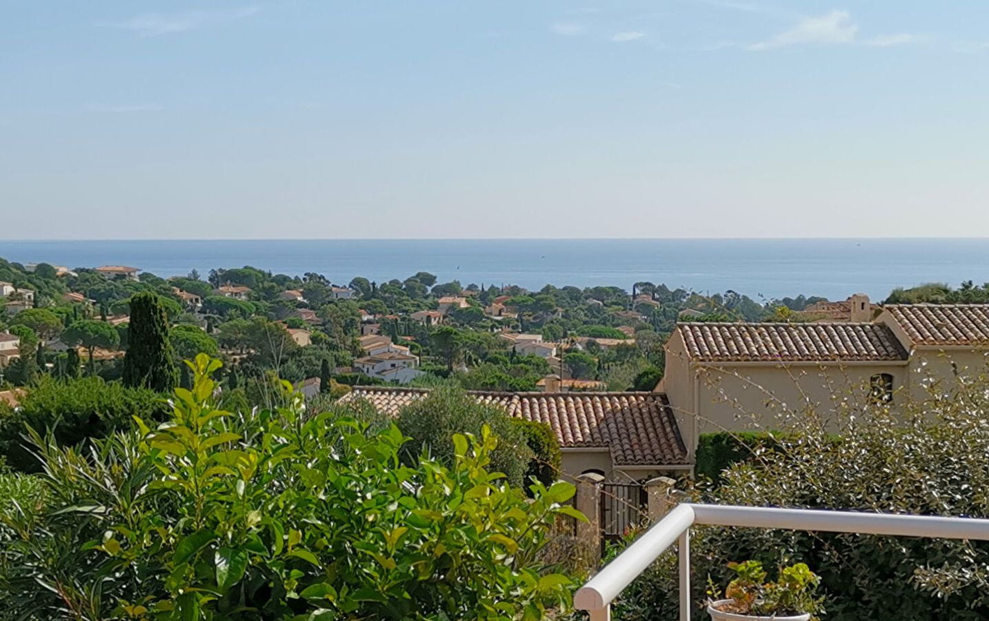 A VENDRE VILLA VUE MER 4 PIECES  2/3 CHAMBRES AVEC TERRASSE JARDIN ET GARAGE AUX ISSAMBRES Image 0