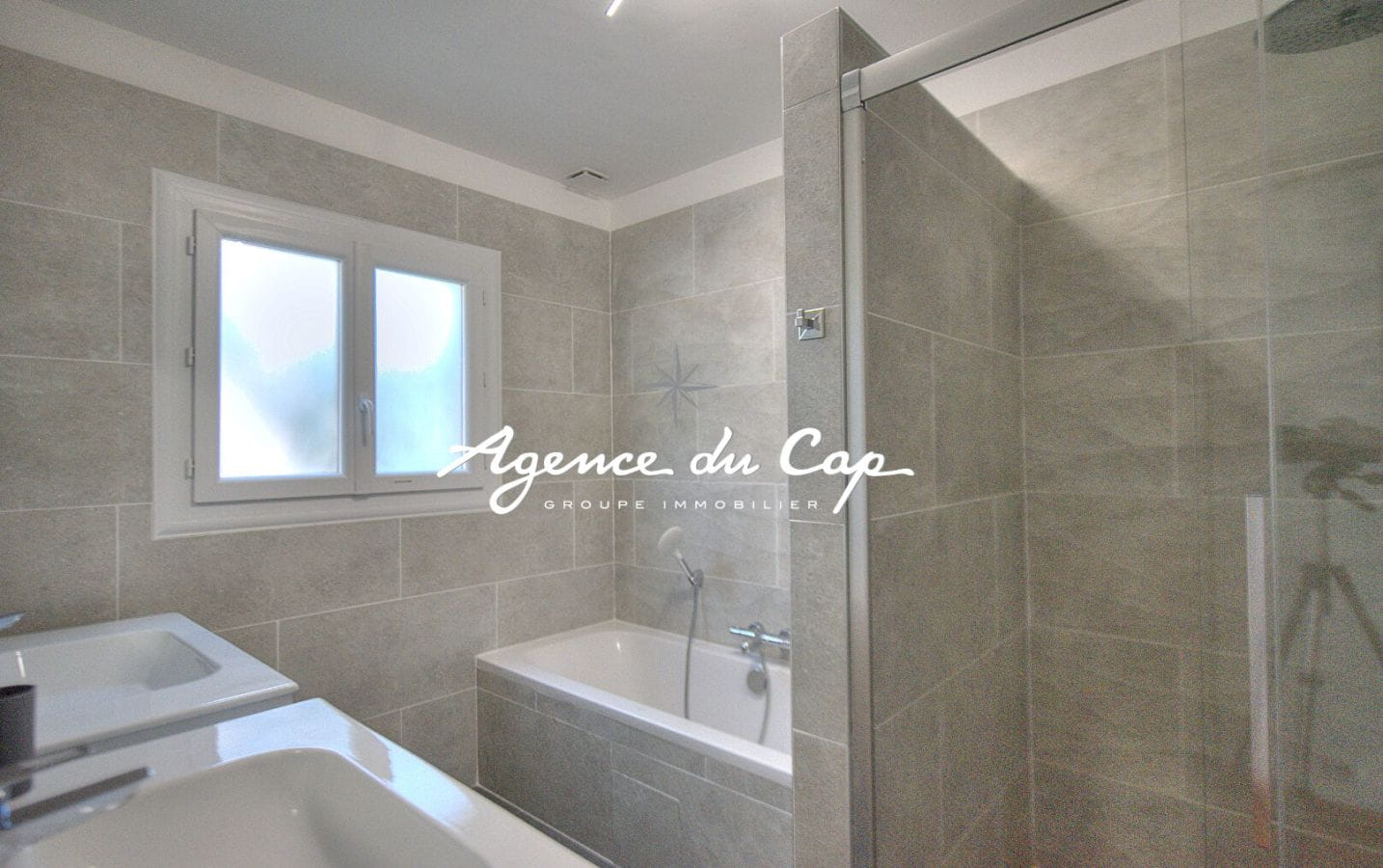 TRES BELLE VUE MER VILLA 4 CHAMBRES ENTIEREMENT RENOVEE AVEC PISCINE Image 10