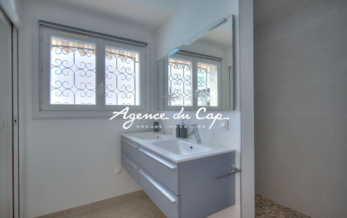 TRES BELLE VUE MER VILLA 4 CHAMBRES ENTIEREMENT RENOVEE AVEC PISCINE Image 11