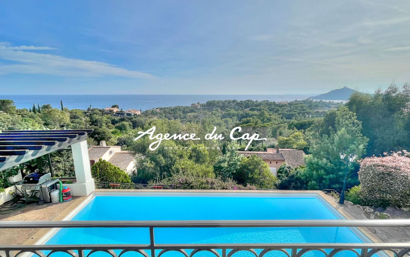 TRES BELLE VUE MER VILLA 4 CHAMBRES ENTIEREMENT RENOVEE AVEC PISCINE Image 0