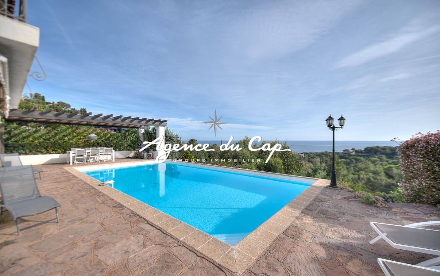 TRES BELLE VUE MER VILLA 4 CHAMBRES ENTIEREMENT RENOVEE AVEC PISCINE Image 7