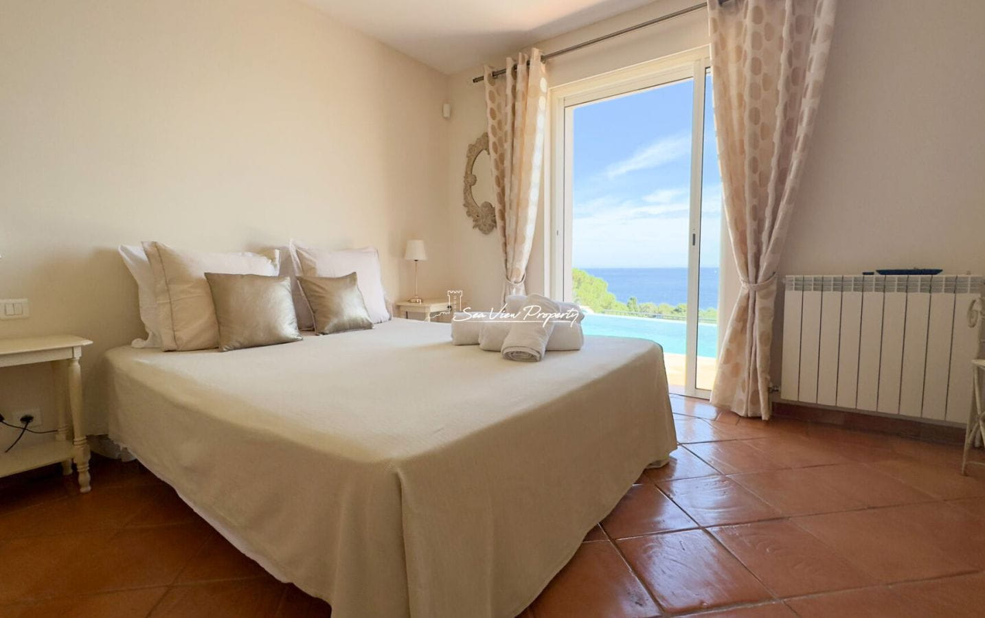 À VENDRE VILLA 8 PIÈCES DE 160 M² AVEC MAGNIFIQUE VUE SUR LA MER, PROCHE DES PLAGES À SAINTE-MAXIME Image 5