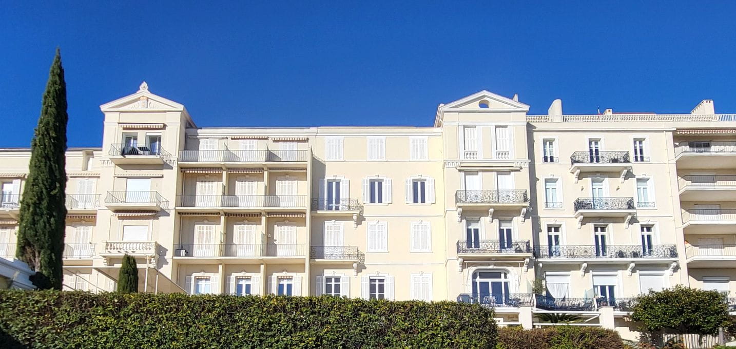À vendre appartement 3 pièces avec vue panoramique sur la mer, à Sainte Maxime Image 6