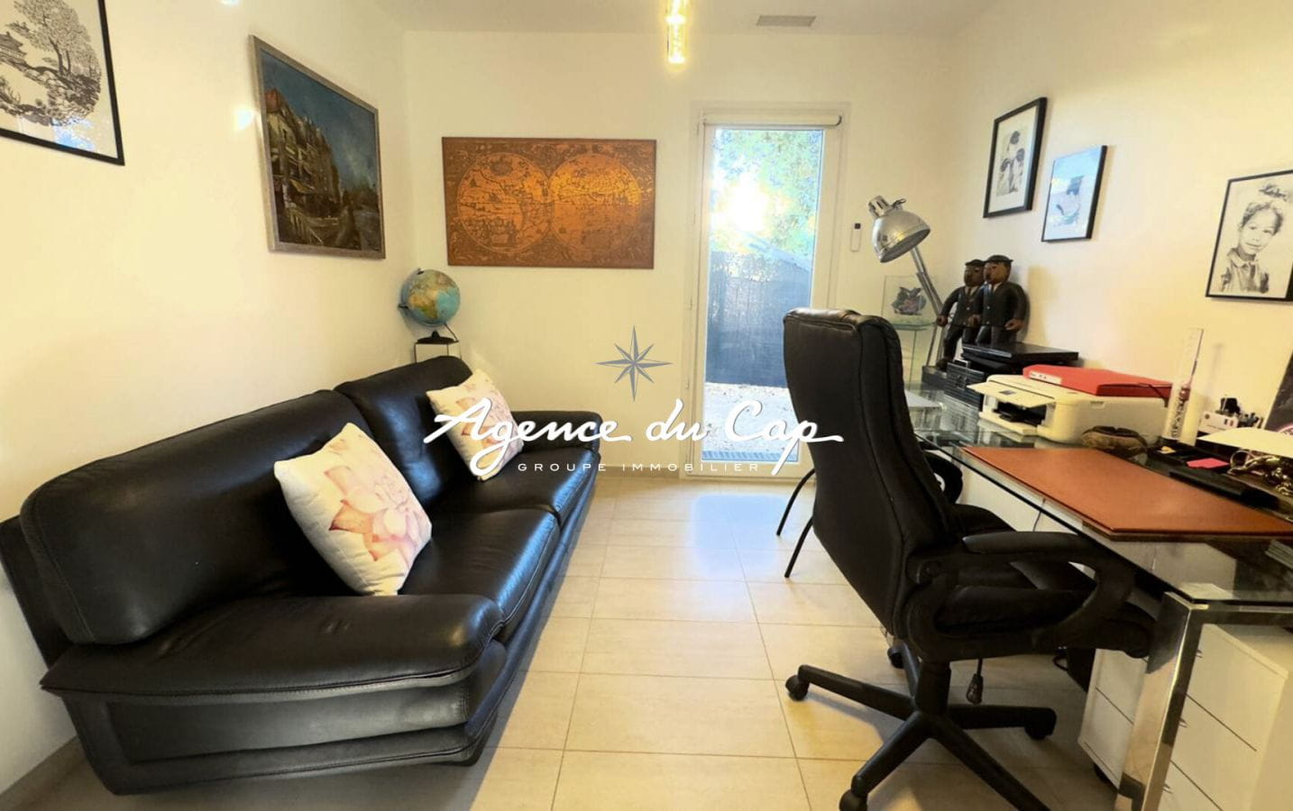 VILLA A VENDRE 148M2 AVEC PISCINE SOUS SOL JARDIN PAYSAGE ET VUE MER , A SAINT AYGULF Image 12