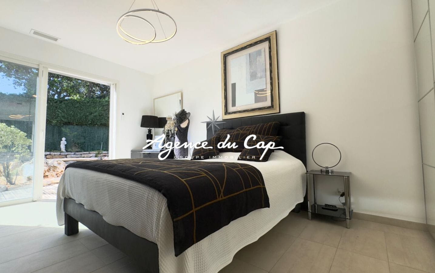 VILLA A VENDRE 148M2 AVEC PISCINE SOUS SOL JARDIN PAYSAGE ET VUE MER , A SAINT AYGULF Image 7