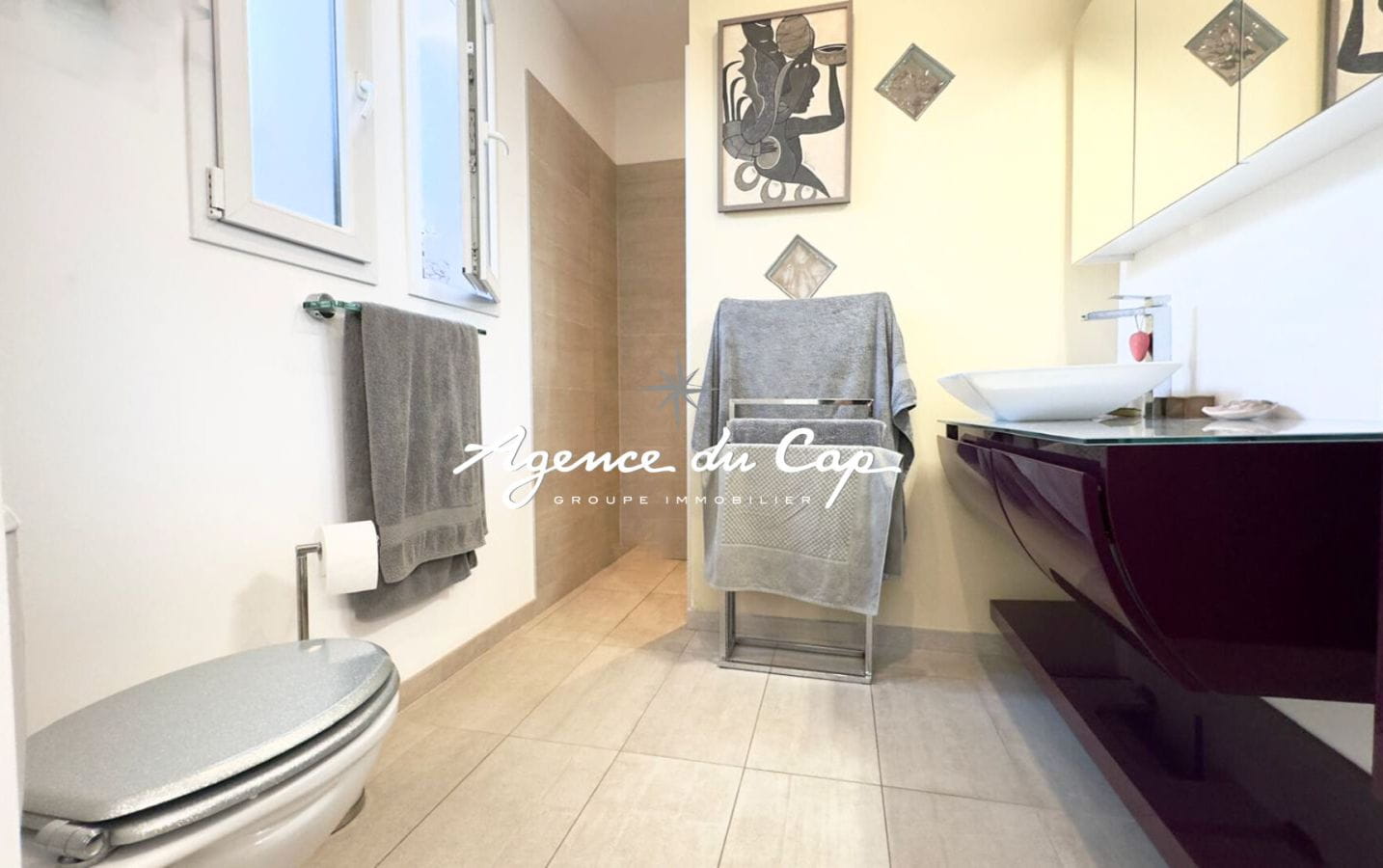 VILLA A VENDRE 148M2 AVEC PISCINE SOUS SOL JARDIN PAYSAGE ET VUE MER , A SAINT AYGULF Image 8