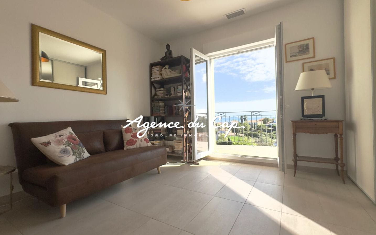 VILLA A VENDRE 148M2 AVEC PISCINE SOUS SOL JARDIN PAYSAGE ET VUE MER , A SAINT AYGULF Image 9