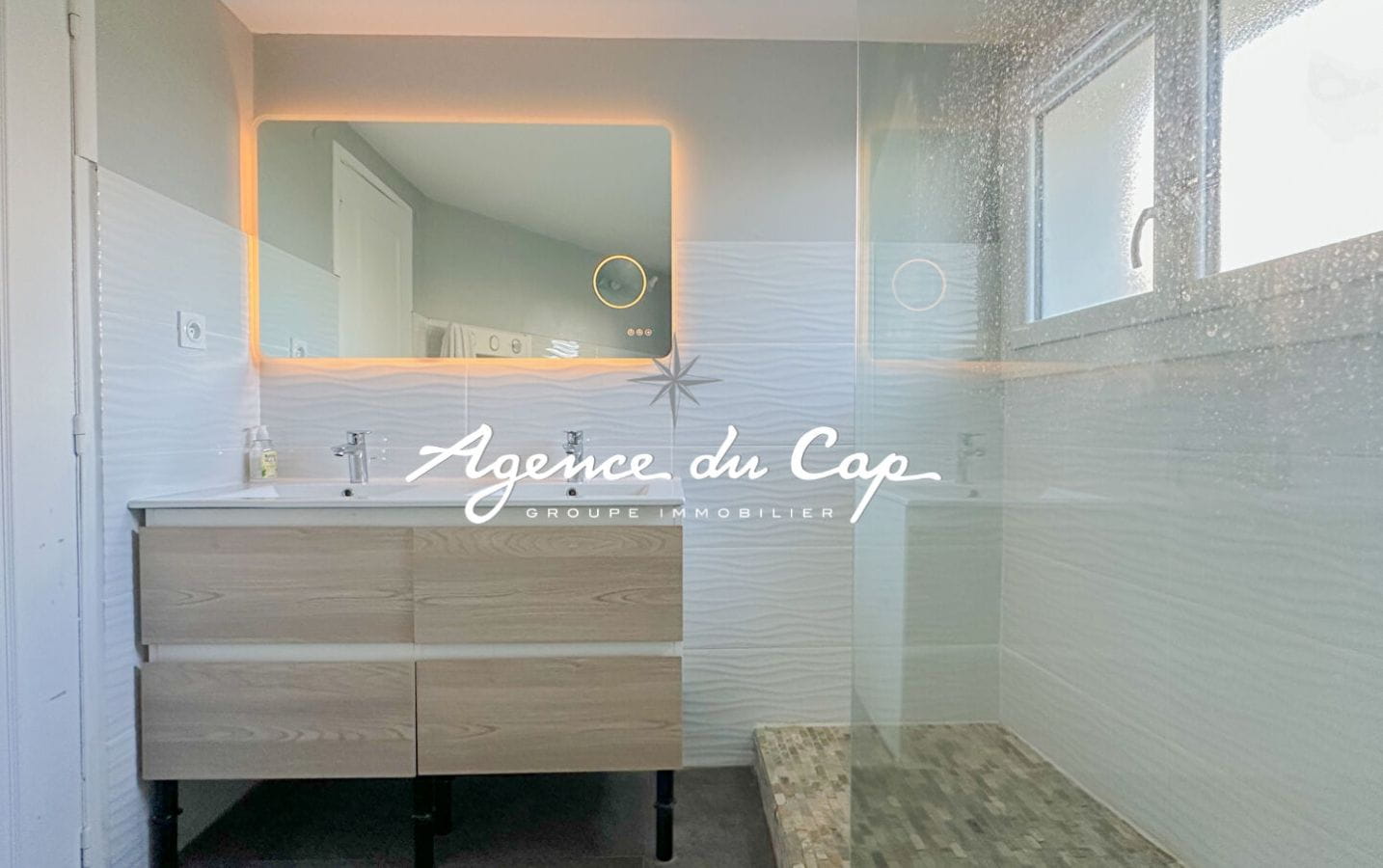 A VENDRE : Villa 6 pièces avec 4 chambres dont une suite parentale – Vue mer – Garage et piscine – Les Issambres Image 12