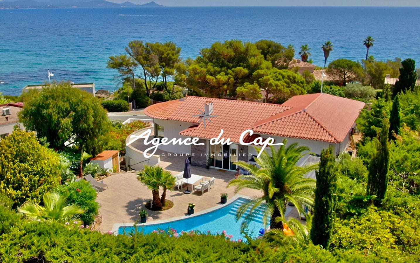 A VENDRE : Villa 6 pièces avec 4 chambres dont une suite parentale – Vue mer – Garage et piscine – Les Issambres Image 2