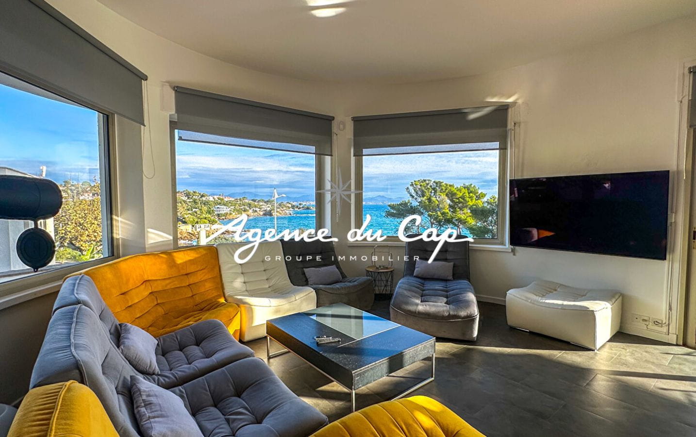 A VENDRE : Villa 6 pièces avec 4 chambres dont une suite parentale – Vue mer – Garage et piscine – Les Issambres Image 5