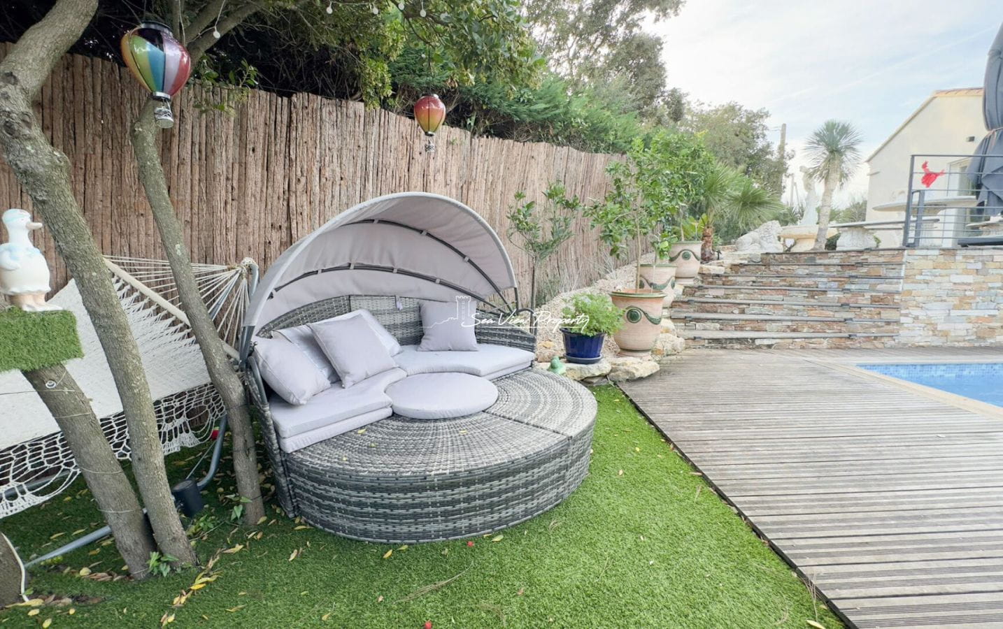 VILLA À VENDRE DE 148 M² AVEC PISCINE SOUS-SOL JOLI JARDIN ET VUE MER, À SAINT-AYGULF Image 12