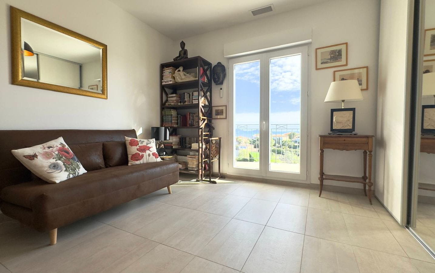 VILLA À VENDRE DE 148 M² AVEC PISCINE SOUS-SOL JOLI JARDIN ET VUE MER, À SAINT-AYGULF Image 9