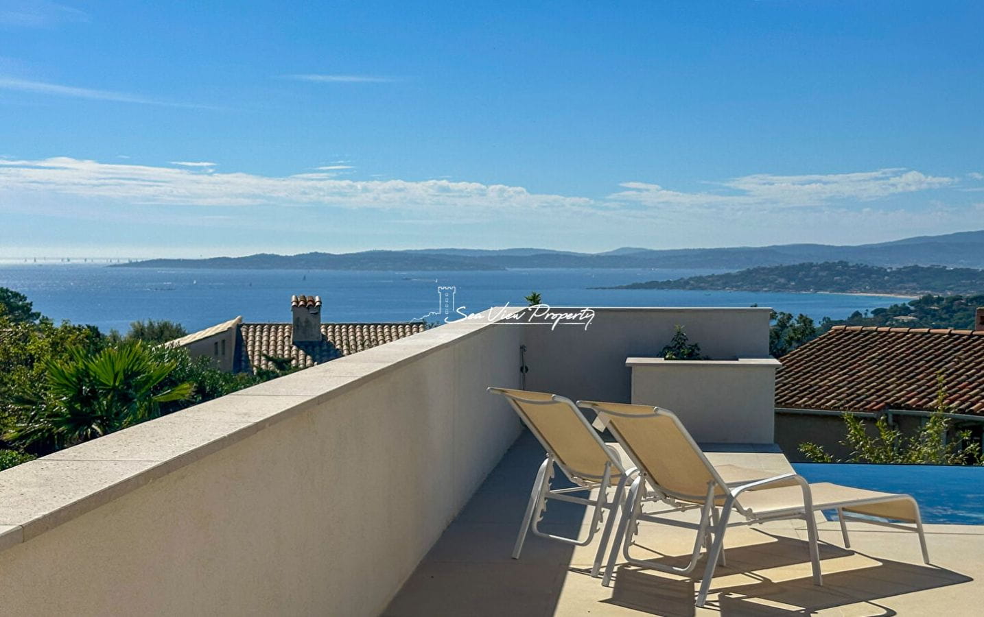 À VENDRE PROPRIÉTÉ MODERNE AVEC VUE MER PANORAMIQUE, 5 CHAMBRES, PISCINE, DOUBLE GARAGE, LES ISSAMBRES Image 13