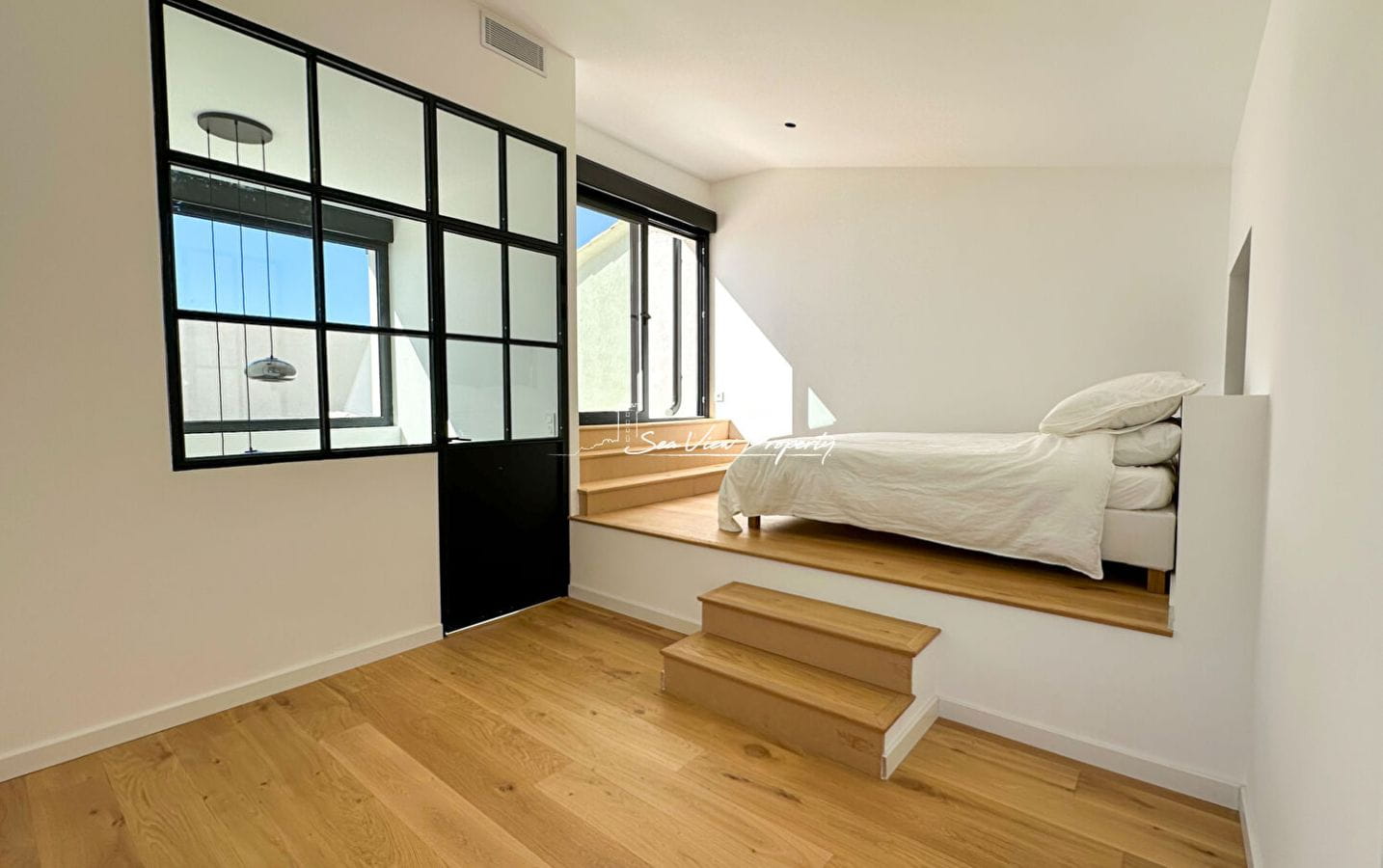 À VENDRE PROPRIÉTÉ MODERNE AVEC VUE MER PANORAMIQUE, 5 CHAMBRES, PISCINE, DOUBLE GARAGE, LES ISSAMBRES Image 9