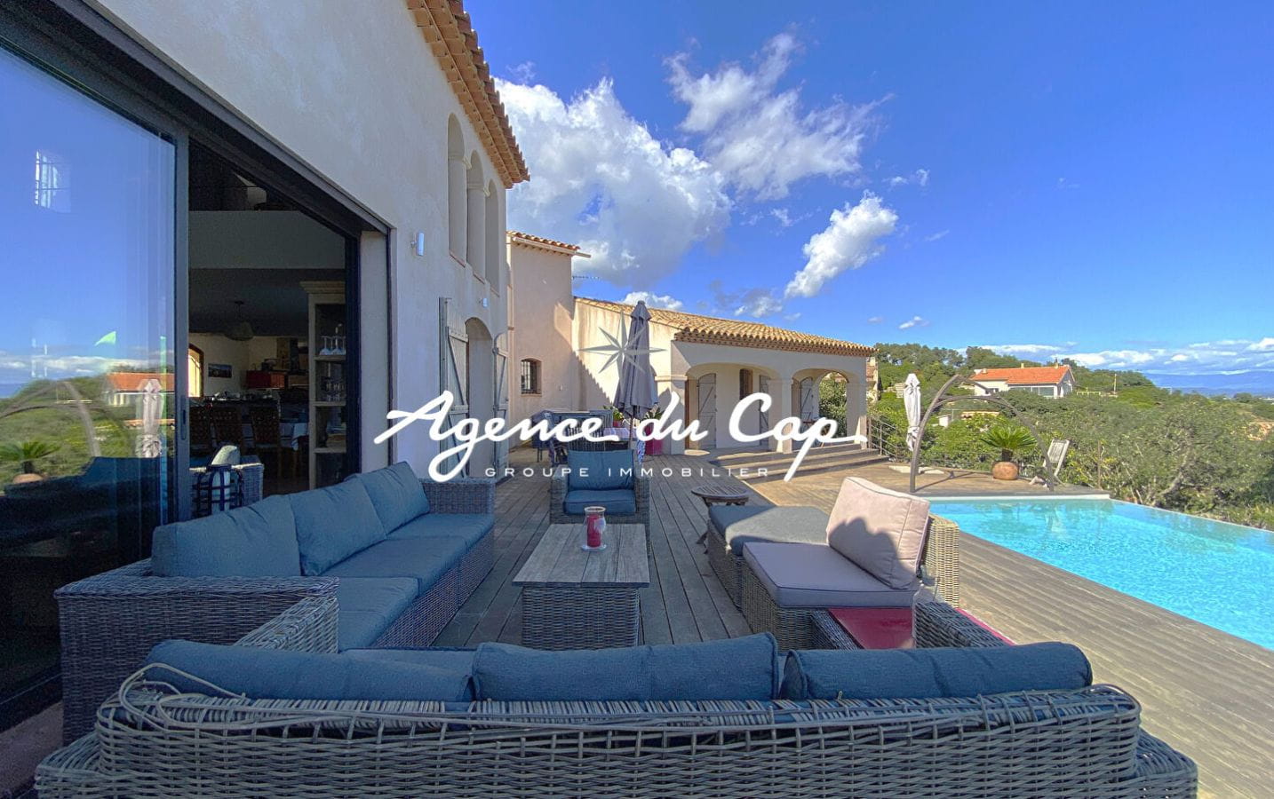 LES ISSAMBRES FOR SALE PROVENCAL VILLA WITH SEA VIEW ON FOOT OF THE BEACHES WITH POOL AND GARAGE Image 10