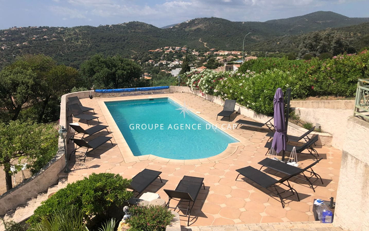 SOUS COMPROMIS , À VENDRE VILLA VUE MER PANORAMIQUE PISCINE PARKINGS ANNEXE, LES ISSAMBRES Image 1