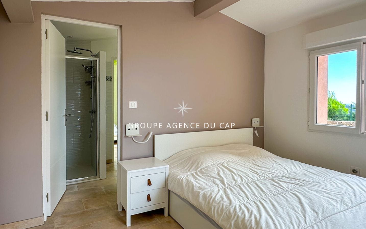 SOUS COMPROMIS , À VENDRE VILLA VUE MER PANORAMIQUE PISCINE PARKINGS ANNEXE, LES ISSAMBRES Image 8