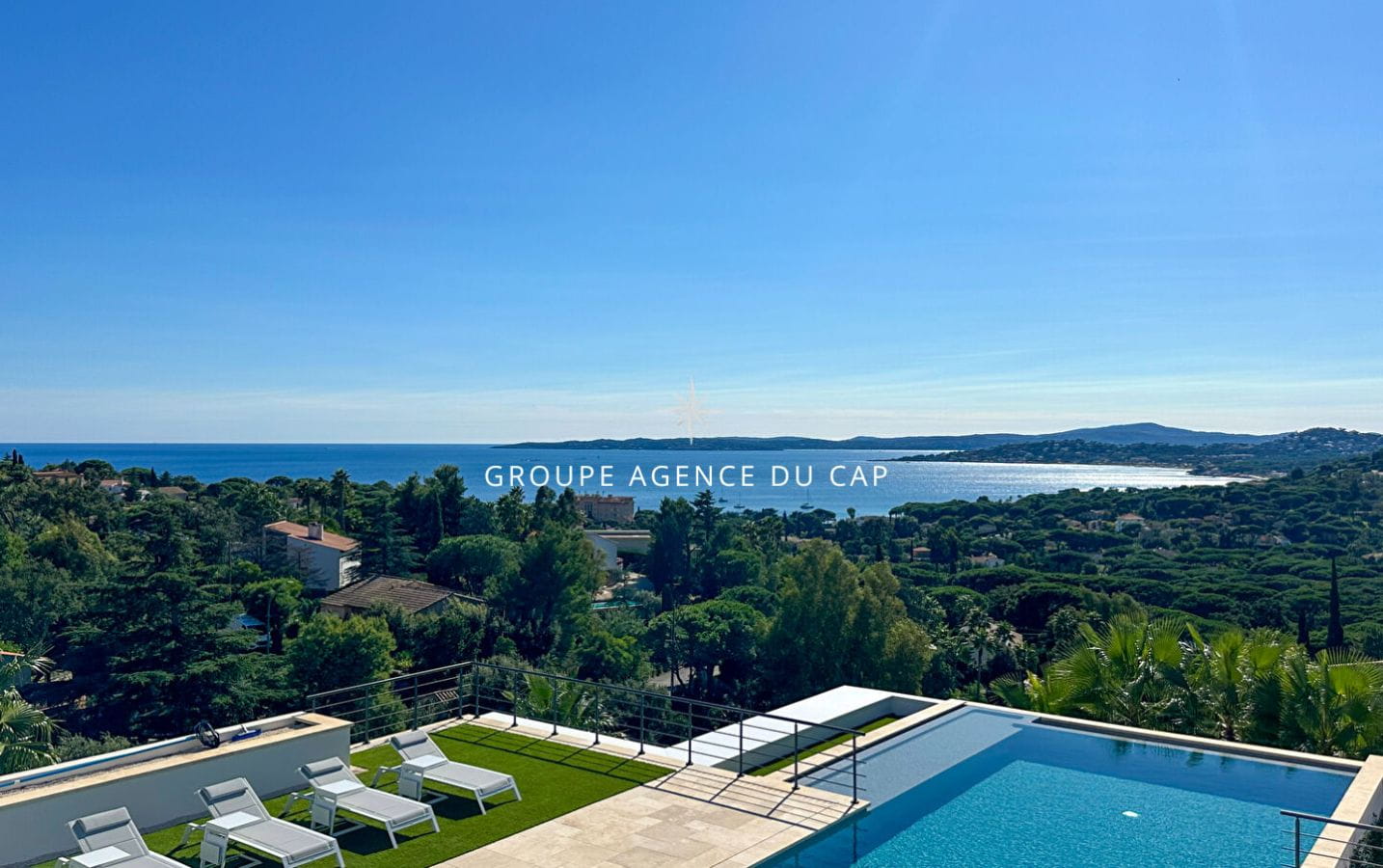 LES ISSAMBRES VILLA LUXUEUSE VUE MER PANORAMIQUE 7 CHAMBRES AVEC GARAGE 4  VOITURES PISCINE INTÉRIEURE ET EXTÉRIEURE Image 1