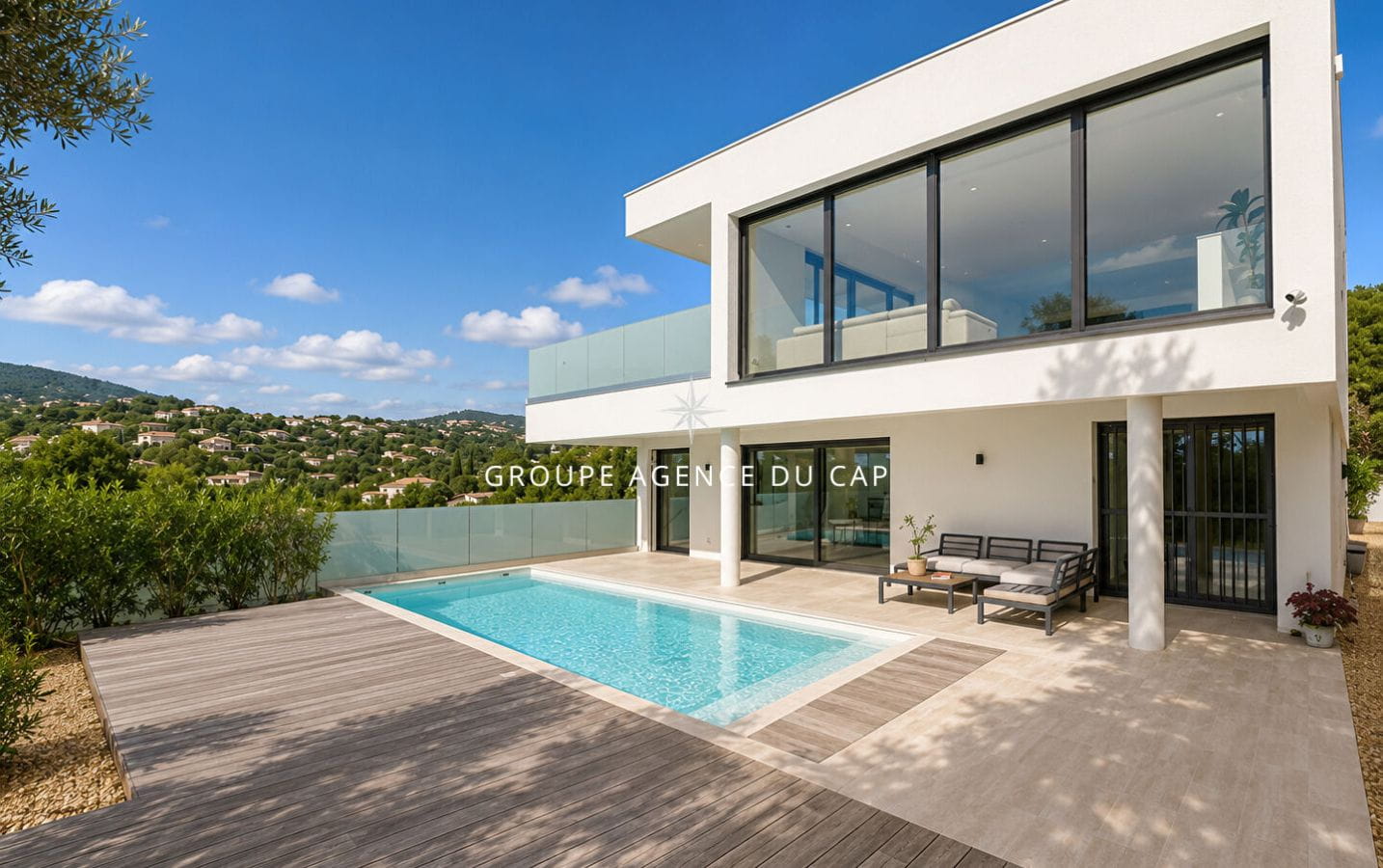 À VENDRE VILLA VUE MER 330 M2 AVEC 5 CHAMBRES GRAND GARAGE PISCINE ET JACUZZI, LES ISSAMBRES Image 14