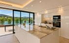 À VENDRE VILLA VUE MER 330 M2 AVEC 5 CHAMBRES GRAND GARAGE PISCINE ET JACUZZI, LES ISSAMBRES Min 5