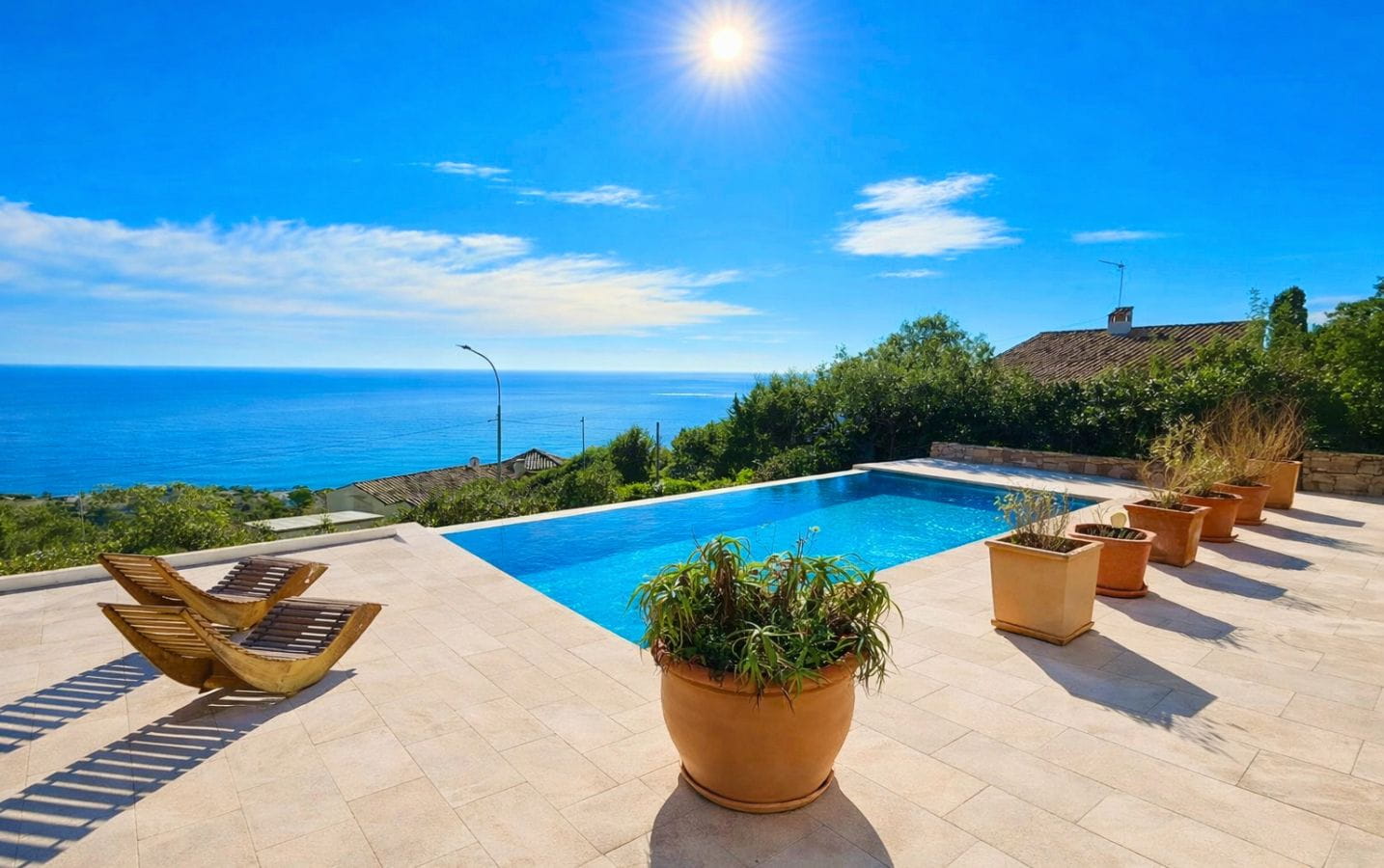 VILLA AVEC VUE MER PANORAMIQUE PISCINE ET GARAGE, AUX ISSAMBRES Image 0