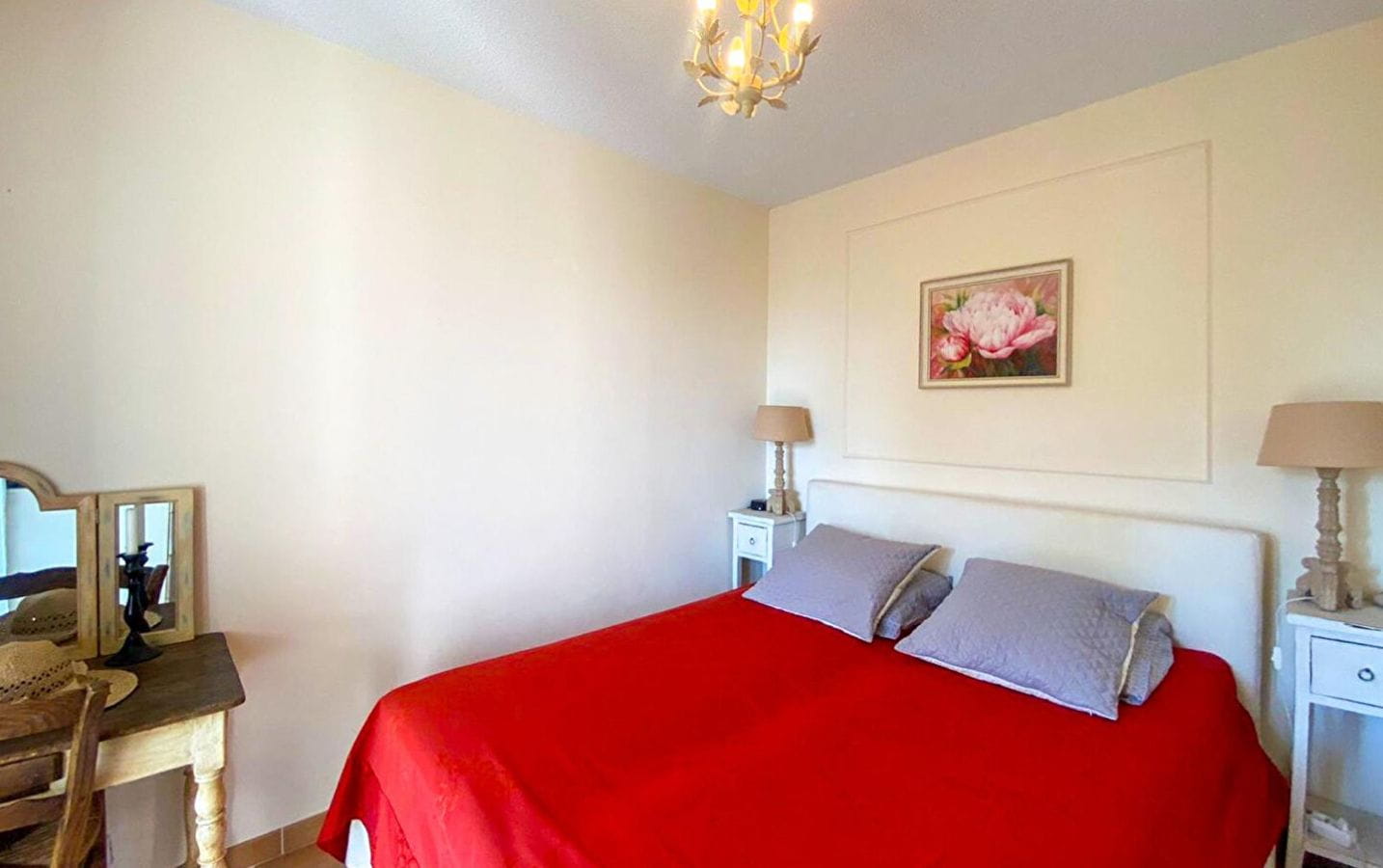 LES ISSAMBRES VILLA A VENDRE 3 PIECES A PIED DES PLAGES AVEC PISCINE GARAGE ET PLACE DE PARKING Image 7