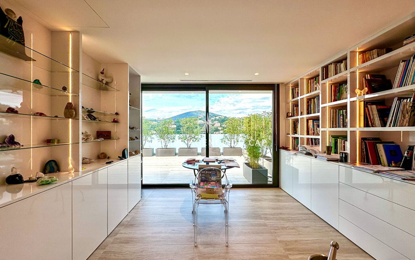 À VENDRE VILLA VUE MER 330 M2 AVEC 5 CHAMBRES GRAND GARAGE PISCINE ET JACUZZI, LES ISSAMBRES Image 11