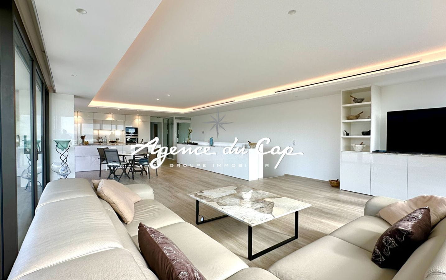 FOR SALE VILLA 330 M2 5 BEDROOMS LES ISSAMBRES Image 4