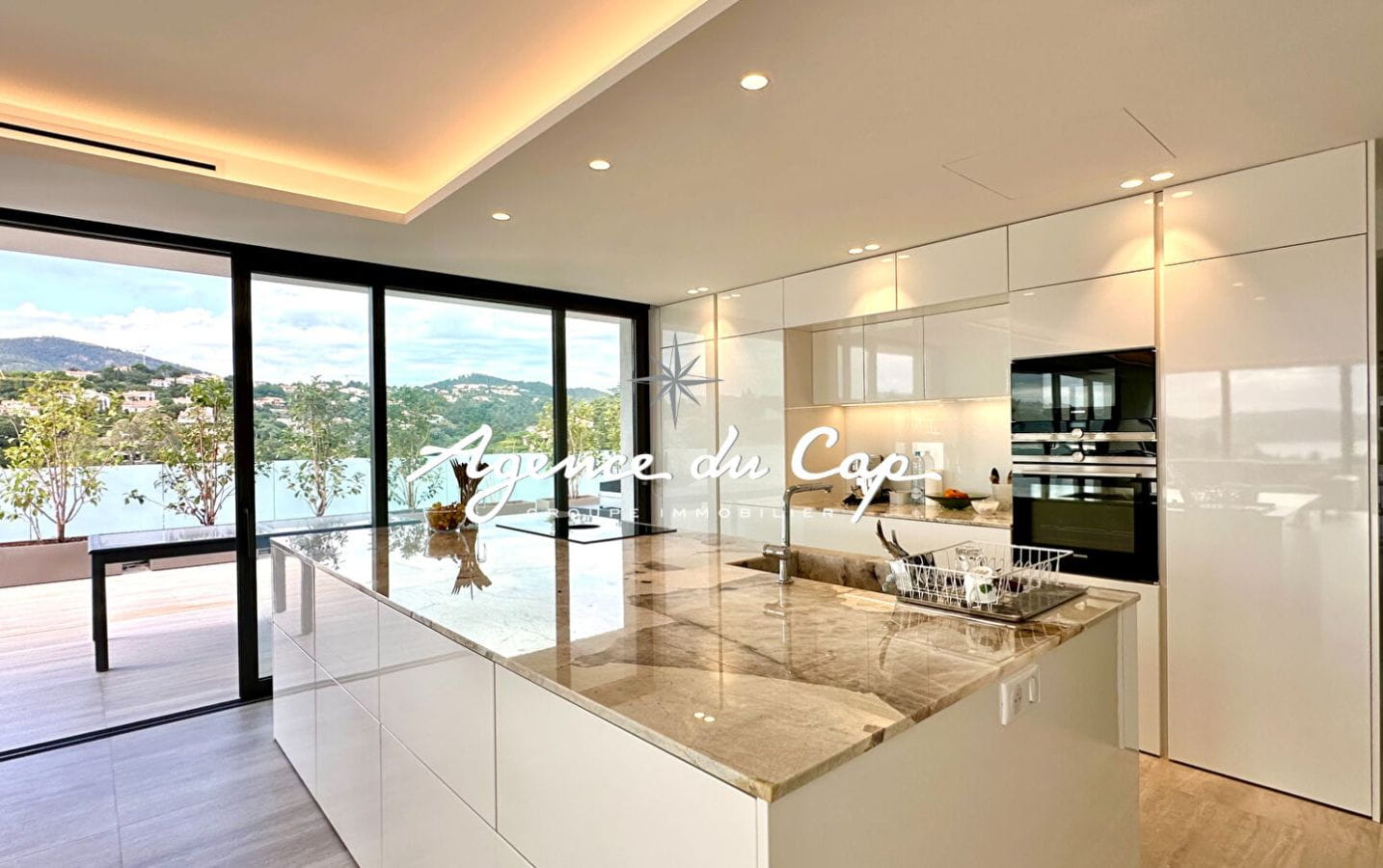 FOR SALE VILLA 330 M2 5 BEDROOMS LES ISSAMBRES Image 5