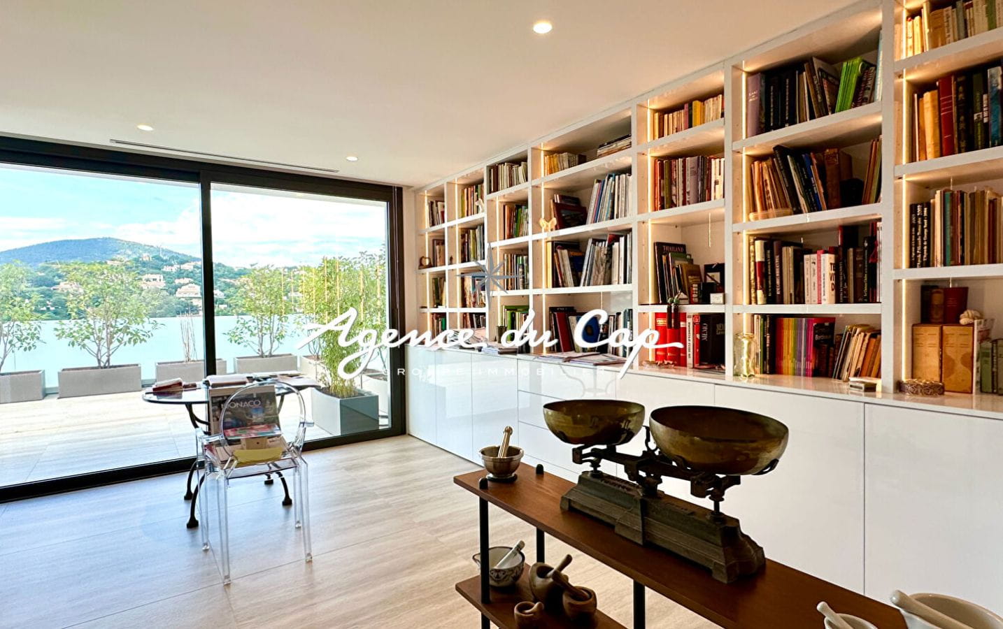 FOR SALE VILLA 330 M2 5 BEDROOMS LES ISSAMBRES Image 7