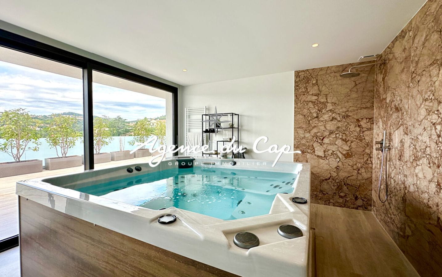 FOR SALE VILLA 330 M2 5 BEDROOMS LES ISSAMBRES Image 8