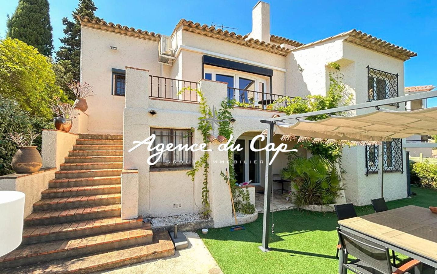 SAINT AYGULF VILLA PROVENCALE 7 PIECES DE CHARME AVEC VUE MER ET APPARTEMENT Image 12