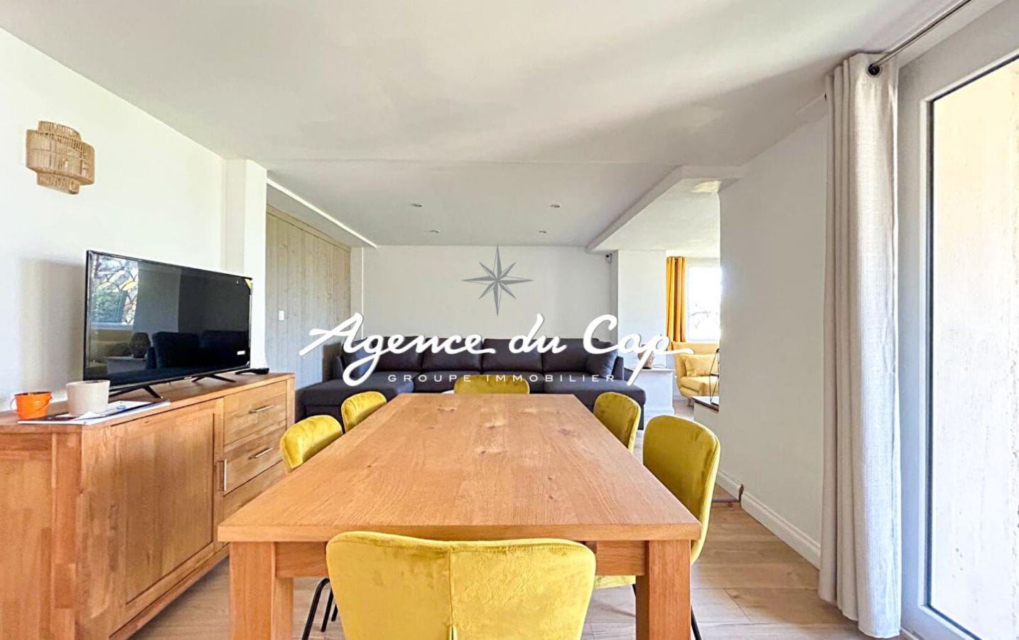 SAINT AYGULF VILLA PROVENCALE 7 PIECES DE CHARME AVEC VUE MER ET APPARTEMENT Image 9