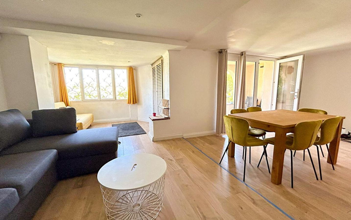 VILLA PROVENCALE 7 PIECES DE CHARME AVEC VUE MER ET APPARTEMENT, A SAINT AYGULF Image 11