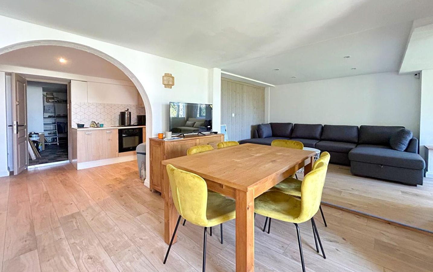 VILLA PROVENCALE 7 PIECES DE CHARME AVEC VUE MER ET APPARTEMENT, A SAINT AYGULF Image 12