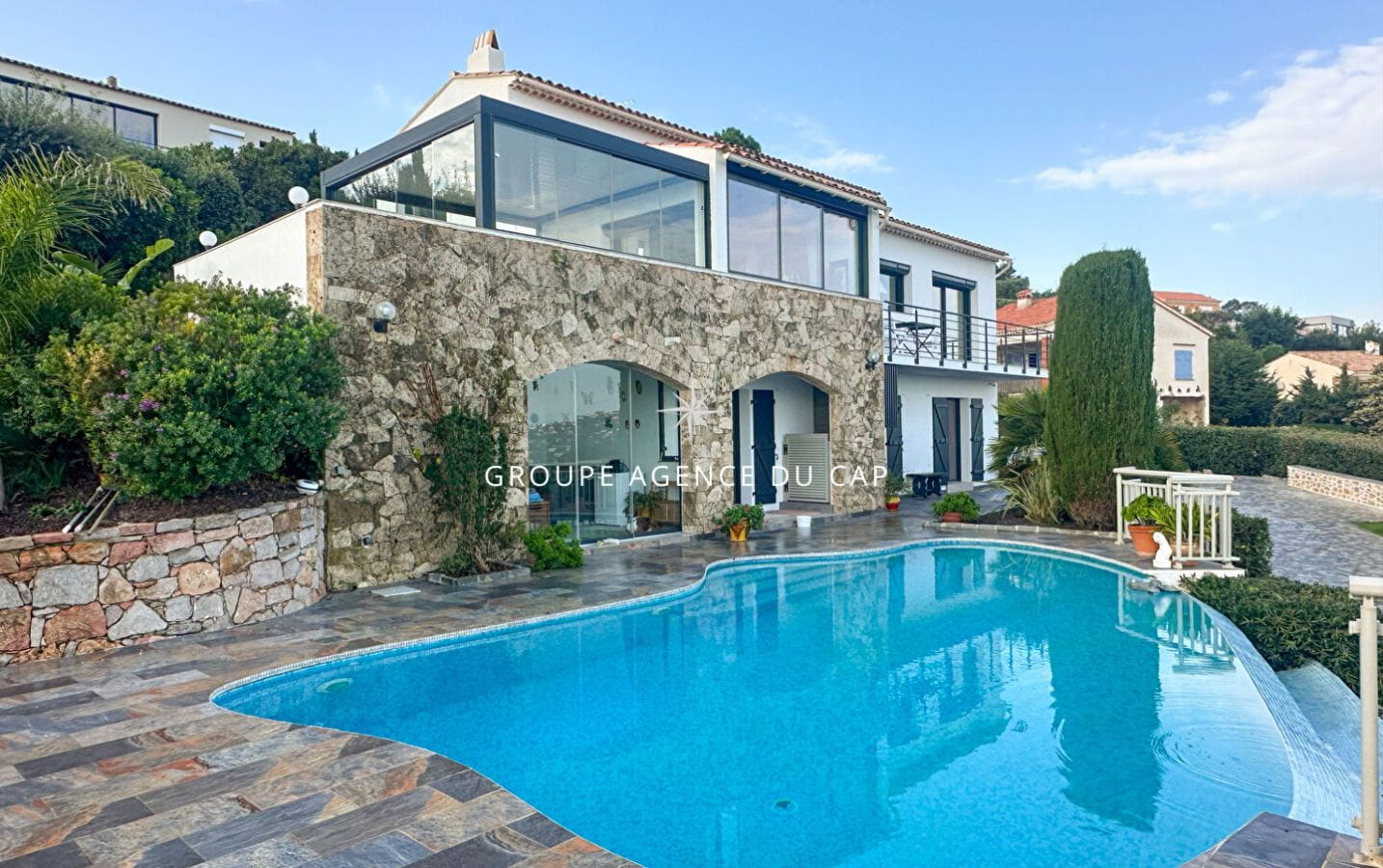 À VENDRE VILLA 220M2 AVEC VUE MER PANORAMIQUE, AUX ISSAMBRES Image 1