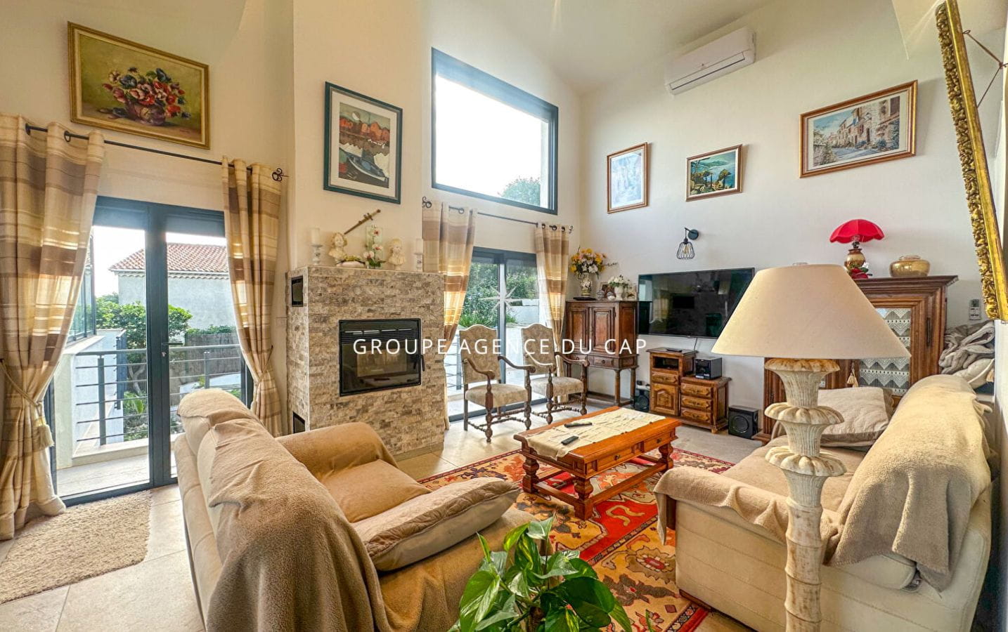 À VENDRE VILLA 220M2 AVEC VUE MER PANORAMIQUE, AUX ISSAMBRES Image 2