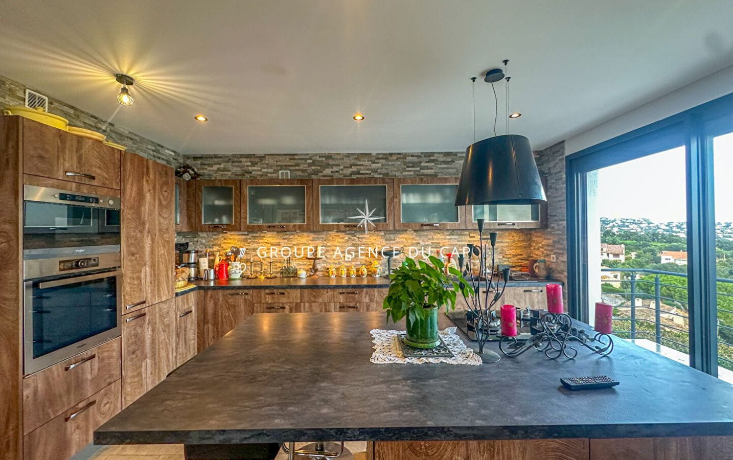 À VENDRE VILLA 220M2 AVEC VUE MER PANORAMIQUE, AUX ISSAMBRES Image 4