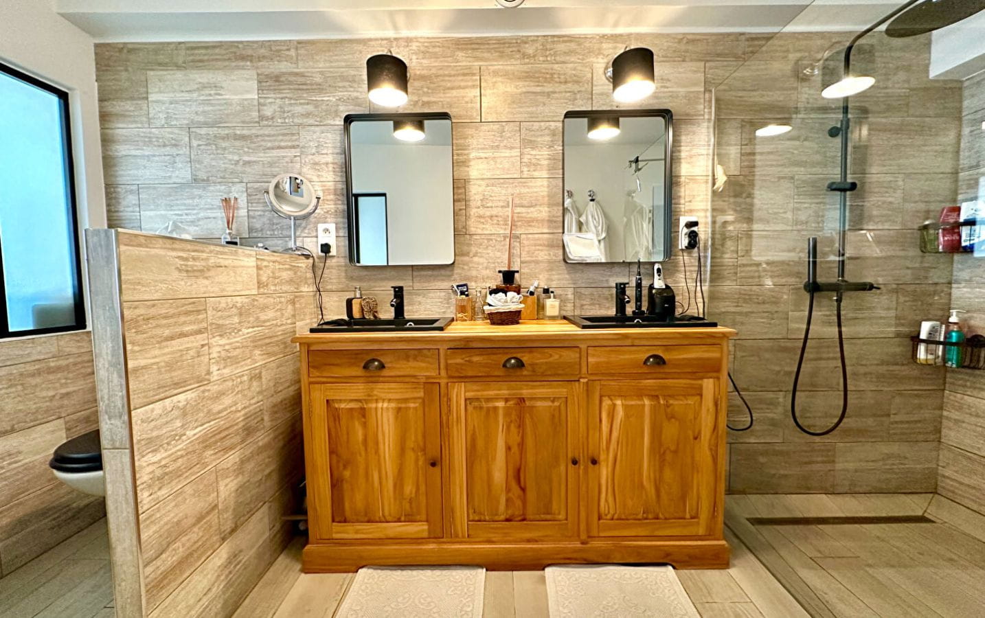 APPARTEMENT 4 PIÈCES EN BORD DE MER AVEC PISCINE ET PARKING, LES ISSAMBRES Image 4