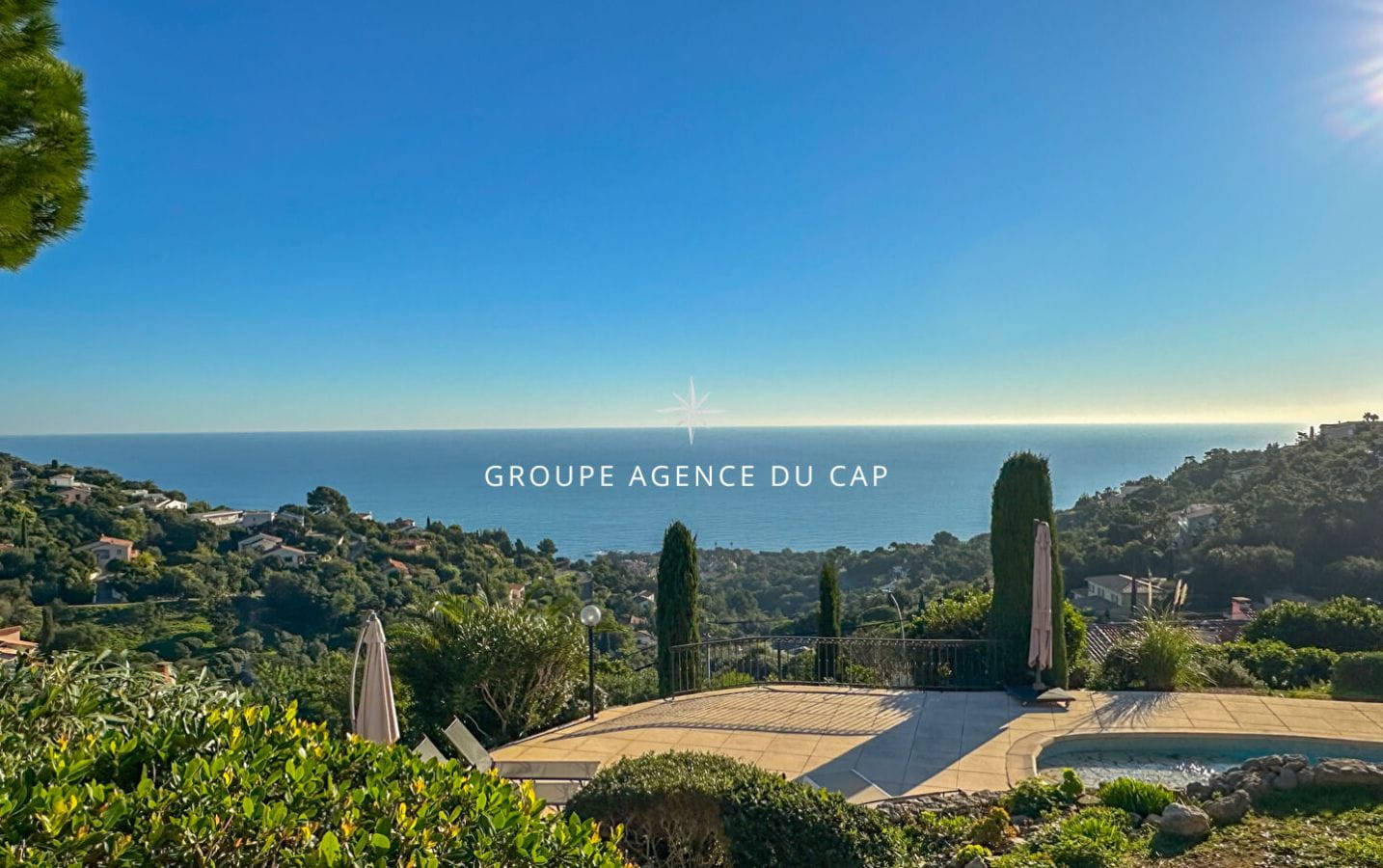 FOR SALE VILLA WITH SEA VIEW 4 BEDROOMS LARGE LAND SWIMMING POOL GARAGE PARKING Image 2