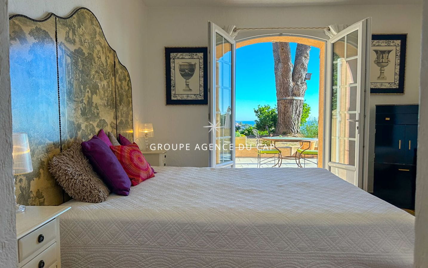 FOR SALE VILLA WITH SEA VIEW 4 BEDROOMS LARGE LAND SWIMMING POOL GARAGE PARKING Image 7