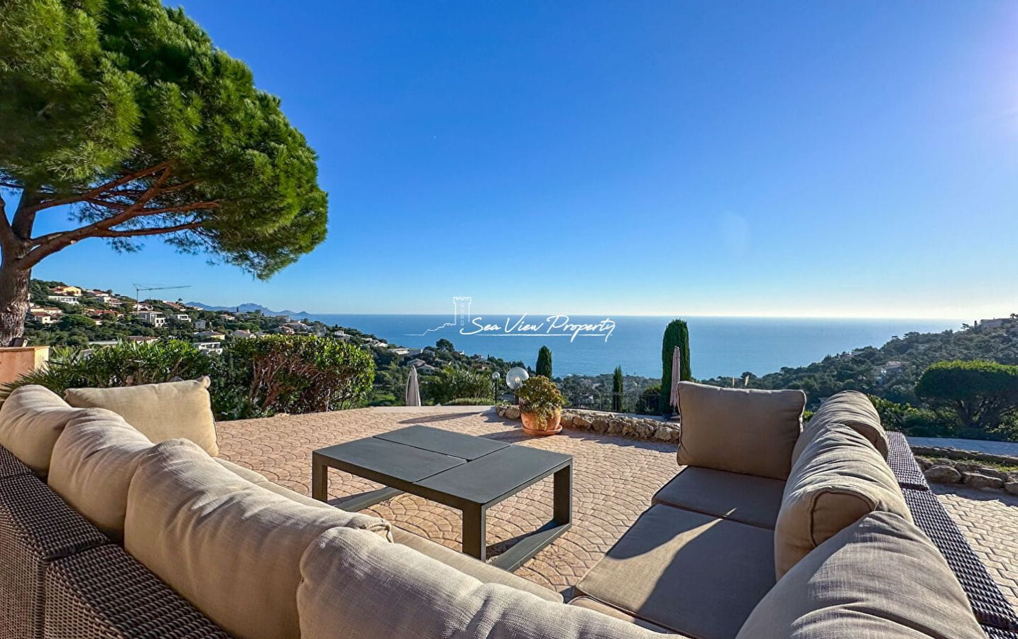 A VENDRE VILLA VUE MER 4 CHAMBRES GRAND TERRAIN PISCINE GARAGE PARKINGS Image 11