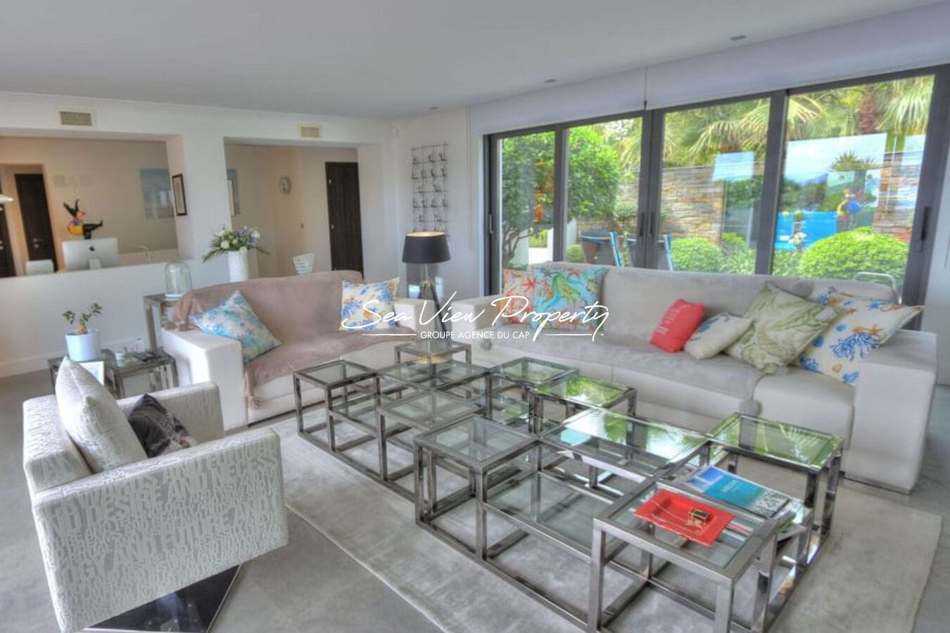 VILLA ENTIEREMENT RENOVEE A VENDRE MAGNIFIQUE VUE MER A PIED DES PLAGES A SAINT-AYGULF Image 14