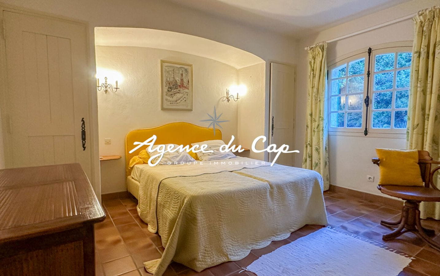 A VENDRE VILLA PROVENCALE DE 5 CHAMBRES AVEC PISCINE GARAGE ET CAVE À SAINT AYGULF Image 10